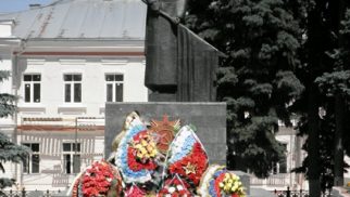 Братское кладбище участников революции и гражданской войны, советских воинов и партизан, погибших при освобождении города от фашистских захватчиков, 1967 г.